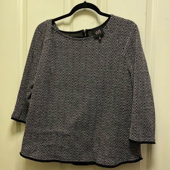 Anthropologie Tops - Anthropologie W5 geometric top